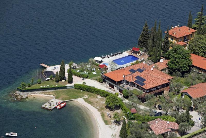 Sailing Center Hotel