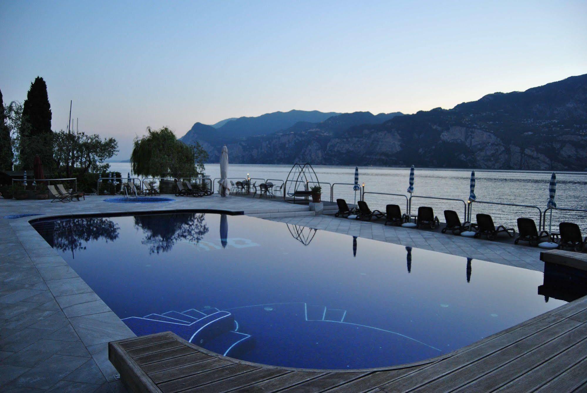 Sailing Center Hotel