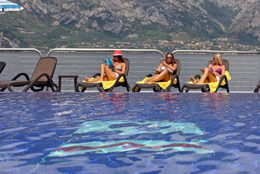 Hotel Sailing Center 4*